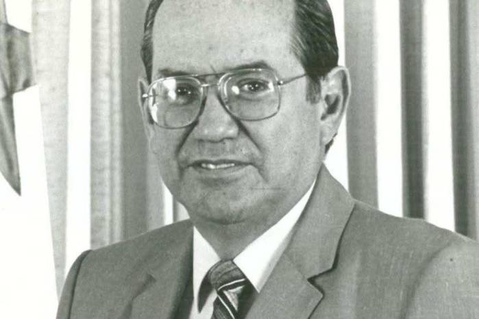 Julio E. Linares Julio E. Linares