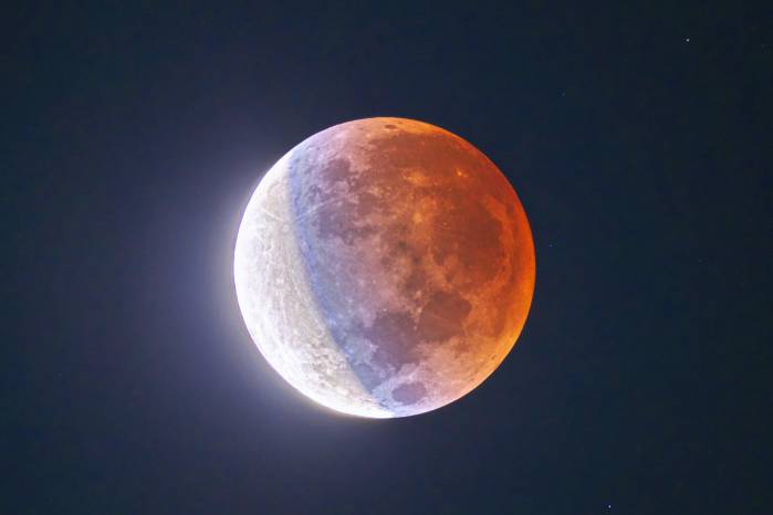 Este eclipse que ha sido denominado en España como la Luna de Sangre y que será visible desde gran parte del mundo. Este eclipse que ha sido denominado en España como la Luna de Sangre y que será visible desde gran parte del mundo.