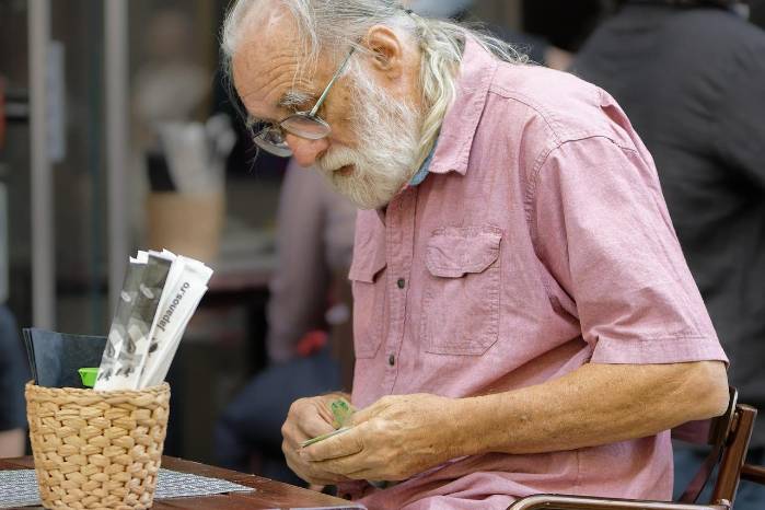 Aumentos y más beneficios para jubilados y pensionados son analizados por la Asamblea Nacional. Aumentos y más beneficios para jubilados y pensionados son analizados por la Asamblea Nacional.