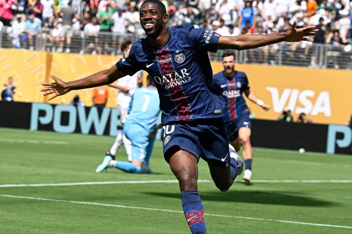 Dembélé lidera por los cuatro títulos con el PSG, principalmente por la Champions League. Su bajo rendimiento en la final no le ha aportado puntos. Dembélé lidera por los cuatro títulos con el PSG, principalmente por la Champions League. Su bajo rendimiento en la final no le ha aportado puntos.