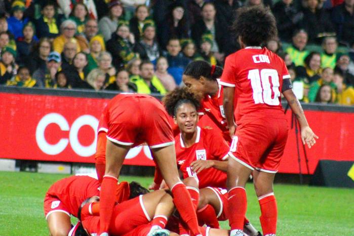 La selección femenina celebrando uno de los goles contra Australia. La selección femenina celebrando uno de los goles contra Australia.