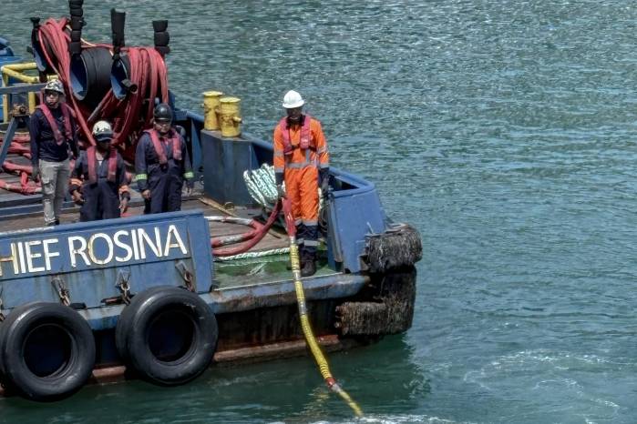 El fenómeno del biofouling transforma las superficies sumergidas de las embarcaciones en hábitats móviles para especies invasoras. El fenómeno del biofouling transforma las superficies sumergidas de las embarcaciones en hábitats móviles para especies invasoras.