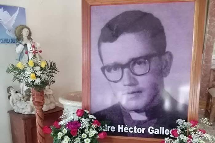 Cada 9 de junio, una romería recorre las calles del distrito de Santa Fe de Veraguas, en honor al padre Jesús Héctor Gallego. Cada 9 de junio, una romería recorre las calles del distrito de Santa Fe de Veraguas, en honor al padre Jesús Héctor Gallego.