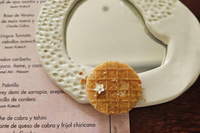 Petit four, postre de la chef Vernice. Petit four, postre de la chef Vernice.