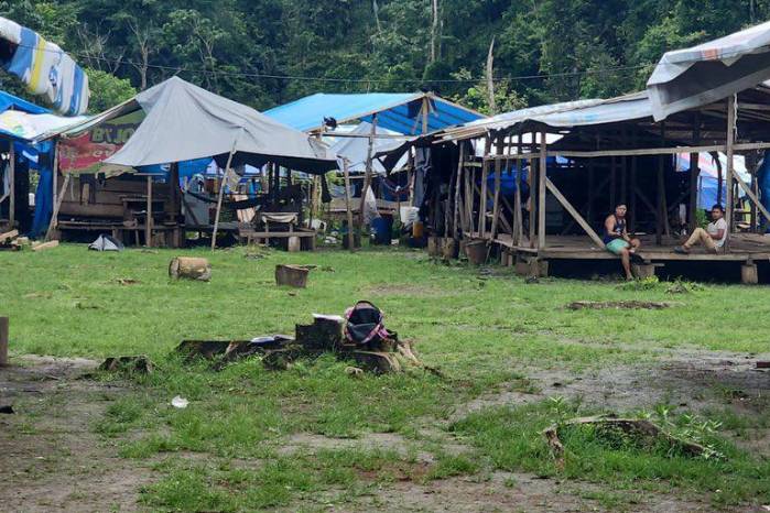 Campamento clandestino de migrantes ubicado en la comarca Emberá Wounaan. Campamento clandestino de migrantes ubicado en la comarca Emberá Wounaan.