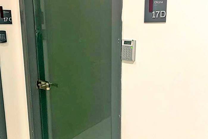 En las oficinas de la empresa Syntegra, ubicadas en Obarrio, una dependiente atendió por el interfono, pero no permitió la entrada. En las oficinas de la empresa Syntegra, ubicadas en Obarrio, una dependiente atendió por el interfono, pero no permitió la entrada.
