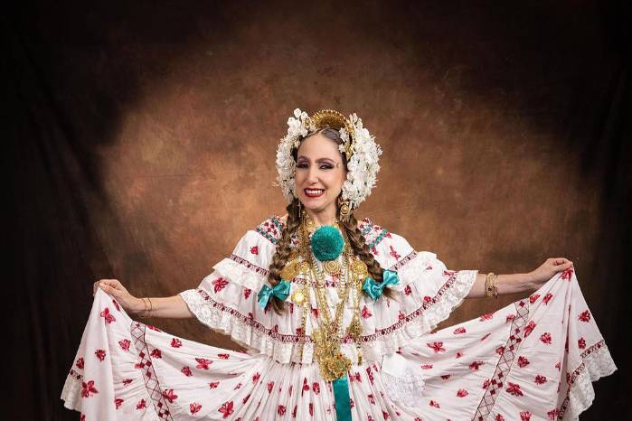 Elena Llorach, productora y conocedora de folclore. Elena Llorach, productora y conocedora de folclore.