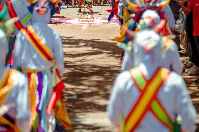 Con cada paso de danza y cada oración, el pueblo panameño reafirma su compromiso con la preservación de esta invaluable herencia cultural. Con cada paso de danza y cada oración, el pueblo panameño reafirma su compromiso con la preservación de esta invaluable herencia cultural.