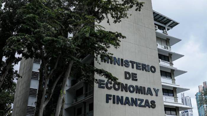El gobierno de Panamá efectuó la subasta a través del Ministerio de Economía y Finanzas (MEF). El gobierno de Panamá efectuó la subasta a través del Ministerio de Economía y Finanzas (MEF).