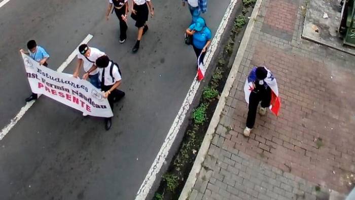 Las protestas de las últimas tres semanas se suman a las constantes quejas de las comunidades exigiendo agua, mejores de calles, servicios de salud y clamando por trabajo y seguridad. Las protestas de las últimas tres semanas se suman a las constantes quejas de las comunidades exigiendo agua, mejores de calles, servicios de salud y clamando por trabajo y seguridad.
