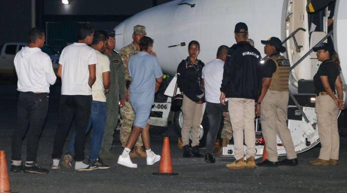 No existe un límite en la cantidad de vuelos que se harán bajo el acuerdo entre Panamá y Estados Unidos, dijo Piñeiro. No existe un límite en la cantidad de vuelos que se harán bajo el acuerdo entre Panamá y Estados Unidos, dijo Piñeiro.