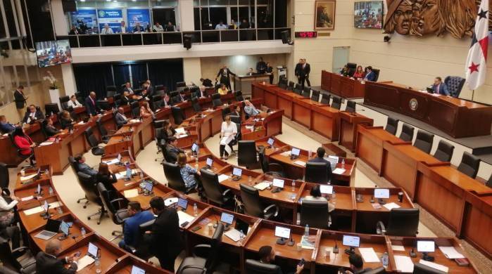 La Comisión de Presupuesto recibió a las autoridades de la AMP. La Comisión de Presupuesto recibió a las autoridades de la AMP.