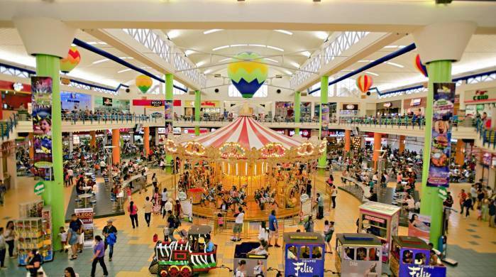 La imagen muestra el movimiento comercial en un centro comercial de la ciudad de Panamá. La imagen muestra el movimiento comercial en un centro comercial de la ciudad de Panamá.