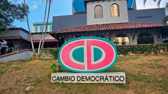 Cambio Democrático propone además utilizar la plataforma institucional del Banco Nacional y la Caja de Ahorros para establecer mejores rendimientos de los fondos de la CSS. Cambio Democrático propone además utilizar la plataforma institucional del Banco Nacional y la Caja de Ahorros para establecer mejores rendimientos de los fondos de la CSS.