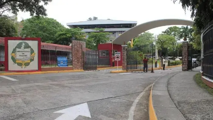 El ingreso de Linces al campus central de la UP desató preocupación por una posible violación de la autonomía universitaria. El ingreso de Linces al campus central de la UP desató preocupación por una posible violación de la autonomía universitaria.