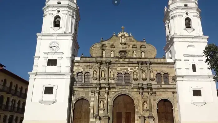 La Iglesia Católica es la institución en que más confían los panameños. La Iglesia Católica es la institución en que más confían los panameños.