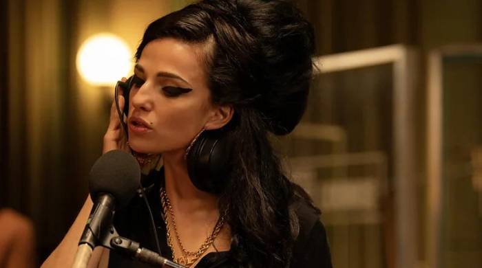 El estilo icónico de Winehouse fue replicado tanto en su maquillaje como en su peinado y vestimenta. El estilo icónico de Winehouse fue replicado tanto en su maquillaje como en su peinado y vestimenta.