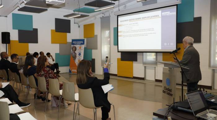 La fundación, que inició como una plataforma informativa, pretende ampliar su alcance y servicios con la misión de guiar a los estudiantes a tomar decisiones informadas sobre sus carreras profesionales. La fundación, que inició como una plataforma informativa, pretende ampliar su alcance y servicios con la misión de guiar a los estudiantes a tomar decisiones informadas sobre sus carreras profesionales.
