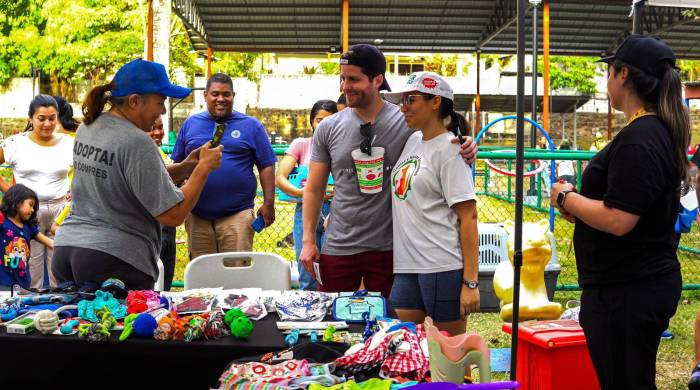 En el evento se lograron múltiples objetivos, desde fomentar la convivencia familiar hasta brindar apoyo a los emprendedores, así como promover la adopción de animales. En el evento se lograron múltiples objetivos, desde fomentar la convivencia familiar hasta brindar apoyo a los emprendedores, así como promover la adopción de animales.