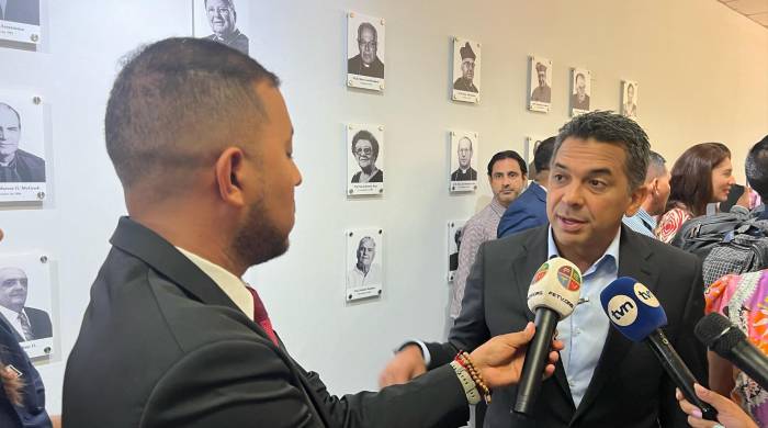 Lombana participó del foro “Yo decido honestidad por Panamá”, organizado por estudiantes de la facultad de Derecho y Ciencias Políticas de la USMA. Lombana participó del foro “Yo decido honestidad por Panamá”, organizado por estudiantes de la facultad de Derecho y Ciencias Políticas de la USMA.