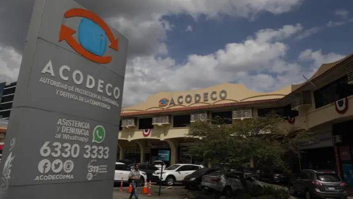 “Si un comercio reincide en vender productos vencidos y pone en riesgo la salud pública, Acodeco puede solicitar el cierre del local”, advirtió Ramón Abadi. “Si un comercio reincide en vender productos vencidos y pone en riesgo la salud pública, Acodeco puede solicitar el cierre del local”, advirtió Ramón Abadi.
