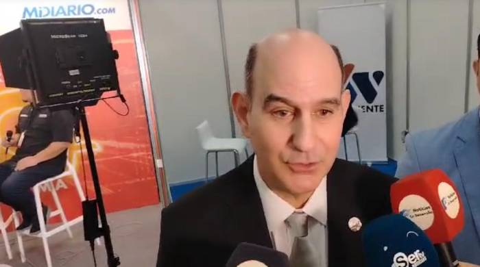 Al ser consultado de cómo manejará las diferentes presiones políticas Chapman indicó que lo hará confiado. Al ser consultado de cómo manejará las diferentes presiones políticas Chapman indicó que lo hará confiado.
