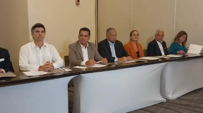 El evento es organizado por el Consejo Permanente Multisectorial para la implementación del Compromiso Nacional por la Educación. El evento es organizado por el Consejo Permanente Multisectorial para la implementación del Compromiso Nacional por la Educación.