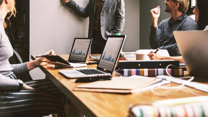 La cualidad de ‘hacerse cargo’ de las decisiones o acciones es importante para todo líder. La cualidad de ‘hacerse cargo’ de las decisiones o acciones es importante para todo líder.