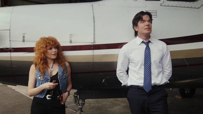 Johnson y Lyonne destacan a un personaje que no busca ser salvada sino salvar a otros. Johnson y Lyonne destacan a un personaje que no busca ser salvada sino salvar a otros.