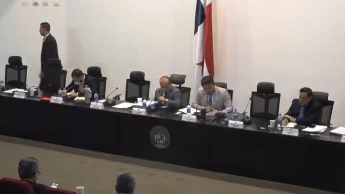 Prosiguen las consultas ciudadanas en el primer debate por las reformas a la CSS Prosiguen las consultas ciudadanas en el primer debate por las reformas a la CSS