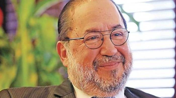 Carrizo Esquivel tiene una licenciatura en ciencias empresariales y administración de negocios. Carrizo Esquivel tiene una licenciatura en ciencias empresariales y administración de negocios.