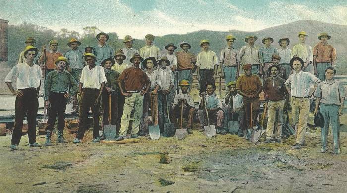 Galicia, Asturias y Salamanca eran algunos de los lugares de origen de los trabajadores españoles que colaboraron en el Canal. Galicia, Asturias y Salamanca eran algunos de los lugares de origen de los trabajadores españoles que colaboraron en el Canal.