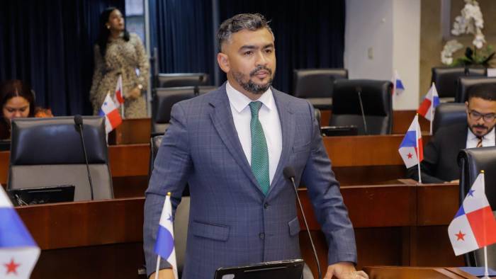 El diputado Lucho Duke es el proponente del anteproyecto de ley. El diputado Lucho Duke es el proponente del anteproyecto de ley.