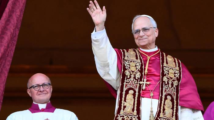 El papa León XIV durante su presenctación oficial como el nuevo papa de la iglesia católica El papa León XIV durante su presenctación oficial como el nuevo papa de la iglesia católica