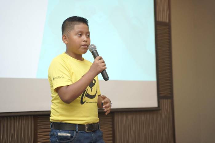 Desde pequeño Jahir mostró un gran interés por la ciencia. Desde pequeño Jahir mostró un gran interés por la ciencia.