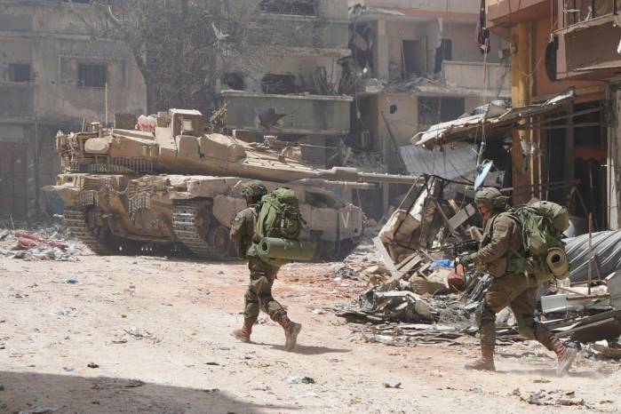 El Ejército israelí atacó unos 230 objetivos terroristas en la franja de Gaza y en el sur, y otros puntos del Líbano en el último día. El Ejército israelí atacó unos 230 objetivos terroristas en la franja de Gaza y en el sur, y otros puntos del Líbano en el último día.
