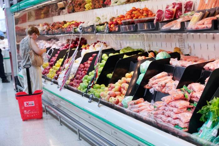 La Ley 6 de 1987 otorga una serie de descuentos a todas las mujeres de 55 años o más, los hombres de 60 años o más y todos los jubilados y pensionados, sin distinción. La Ley 6 de 1987 otorga una serie de descuentos a todas las mujeres de 55 años o más, los hombres de 60 años o más y todos los jubilados y pensionados, sin distinción.