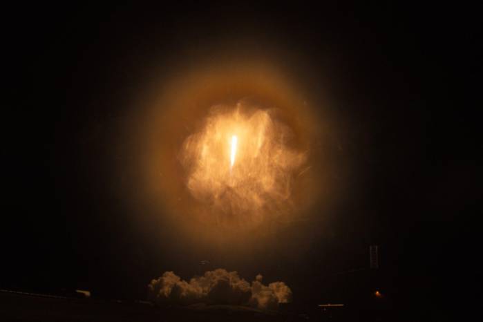 Un cohete SpaceX Falcon 9 con la cápsula Crew Dragon Endeavour que transporta la misión Crew-8 se lanza desde la plataforma de lanzamiento 39A en el Centro Espacial Kennedy de la NASA en Florida el 3 de marzo de 2024. Un cohete SpaceX Falcon 9 con la cápsula Crew Dragon Endeavour que transporta la misión Crew-8 se lanza desde la plataforma de lanzamiento 39A en el Centro Espacial Kennedy de la NASA en Florida el 3 de marzo de 2024.