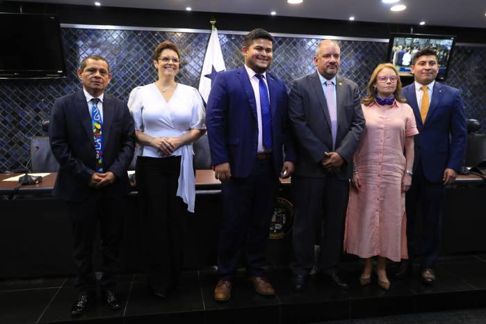 Comisión de Educación de la Asamblea Nacional escoge a su junta directiva. Comisión de Educación de la Asamblea Nacional escoge a su junta directiva.
