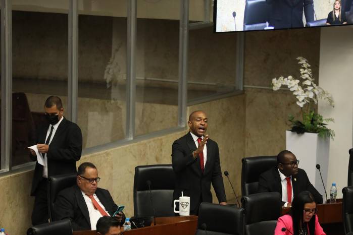 El diputado Jairo ‘Bolota’ Salazar en su intervención en el periodo de incidencias de la Asamblea Nacional. El diputado Jairo ‘Bolota’ Salazar en su intervención en el periodo de incidencias de la Asamblea Nacional.
