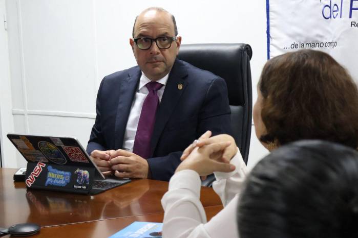 Eduardo LeBlanc en reunión con la Cinta Chocolate. Eduardo LeBlanc en reunión con la Cinta Chocolate.