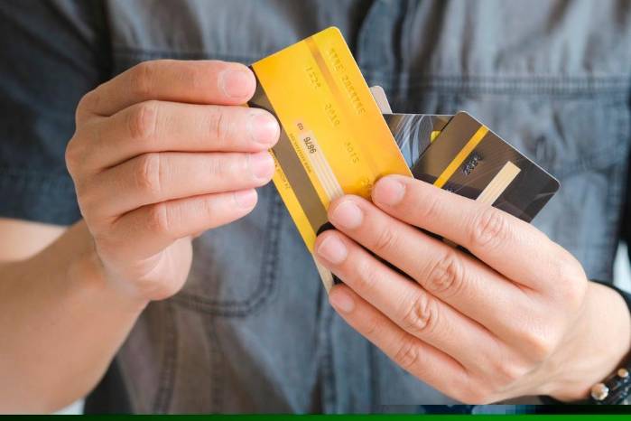 APC Experian aconseja a los cuentahabiente no endeudar más del 40% de la tarjeta de crédito. APC Experian aconseja a los cuentahabiente no endeudar más del 40% de la tarjeta de crédito.