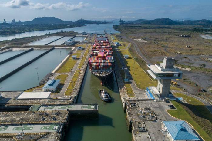 Vista aérea del Tercer Juego de Esclusas del Canal de Panamá. Vista aérea del Tercer Juego de Esclusas del Canal de Panamá.