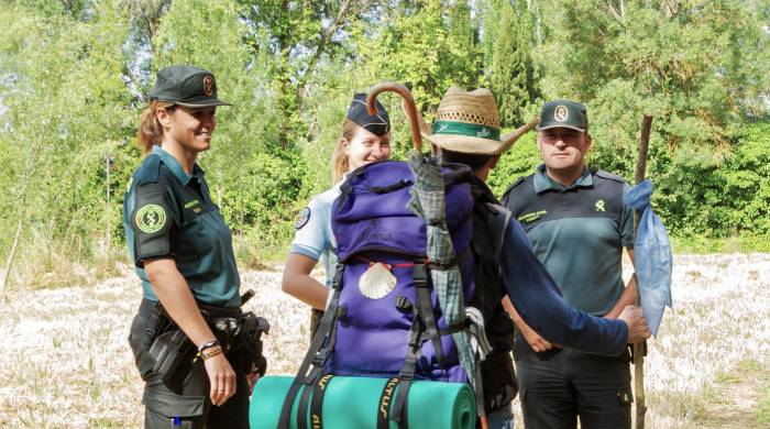 Un total de 66 policías extranjeros patrullan este año los 4.000 kilómetros de las diferentes rutas que discurren por España del Camino de Santiago. Un total de 66 policías extranjeros patrullan este año los 4.000 kilómetros de las diferentes rutas que discurren por España del Camino de Santiago.