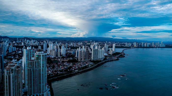 Panamá mantiene un grado de inversión de Baa3 por parte de Moodys, siendo aún el más estable de Centroamérica.} Panamá mantiene un grado de inversión de Baa3 por parte de Moodys, siendo aún el más estable de Centroamérica.}