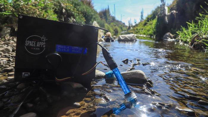 Fotografía de un dispositivo diseñado para medir de forma rápida y precisa los niveles de contaminación en el agua este miércoles, en Viacha. Fotografía de un dispositivo diseñado para medir de forma rápida y precisa los niveles de contaminación en el agua este miércoles, en Viacha.