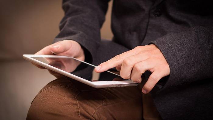 El descuento al internet se sumaría, de aprobarse la iniciativa, al que ya está vigente de servicio telefónico. El descuento al internet se sumaría, de aprobarse la iniciativa, al que ya está vigente de servicio telefónico.