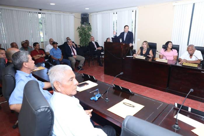 El tren Panamá-David-Frontera tiene el potencial de convertirse en el primer tramo de un gran ferrocarril centroamericano. El tren Panamá-David-Frontera tiene el potencial de convertirse en el primer tramo de un gran ferrocarril centroamericano.