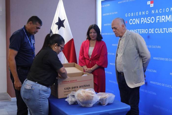Luego de todo el proceso de conservación, pasan a formar parte de la colección del Museo Antropológico. Luego de todo el proceso de conservación, pasan a formar parte de la colección del Museo Antropológico.