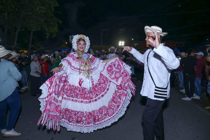 Maylin Batista, reina saliente del Festival del Sombrero Pintao. Maylin Batista, reina saliente del Festival del Sombrero Pintao.
